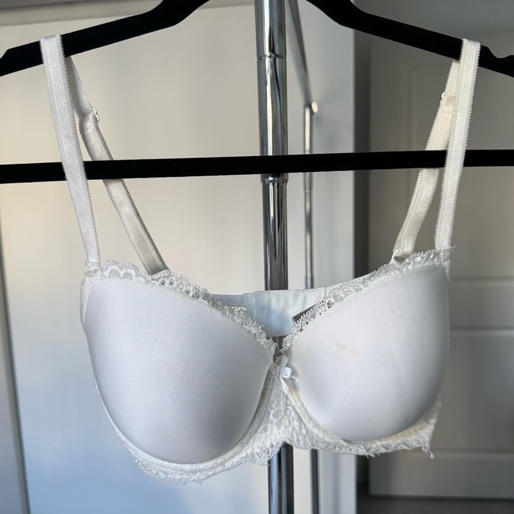 Victoria's Secret White Lace Dream Angels Lined Demi Bra 34DD